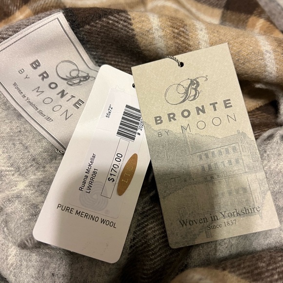 Wrap - Picture 4 of 5